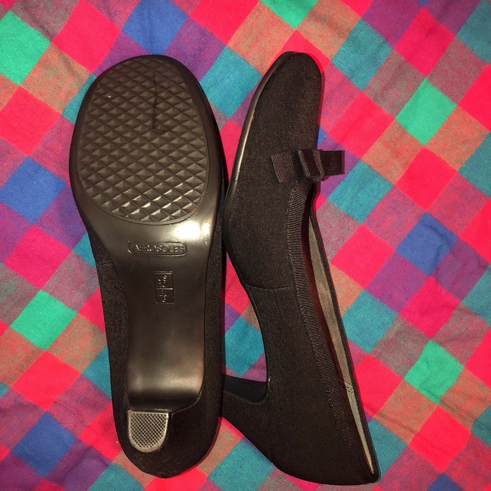 Aerosols Fabric Pumps w/Bow